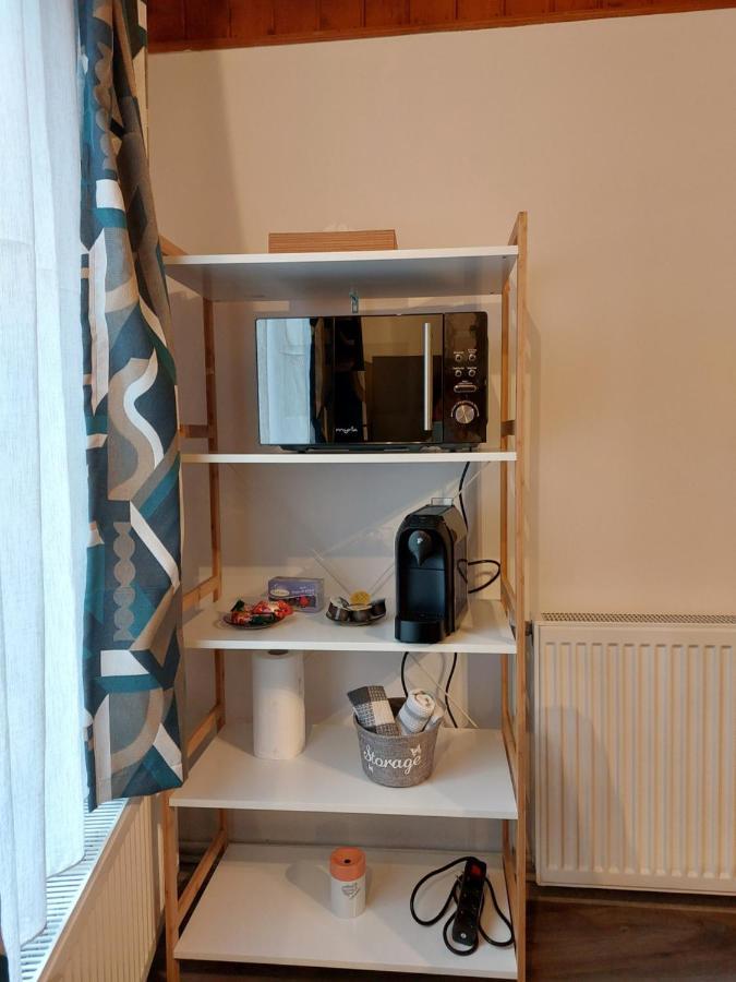 Snug Apartments - Private Parking Near Downtown Braşov Esterno foto